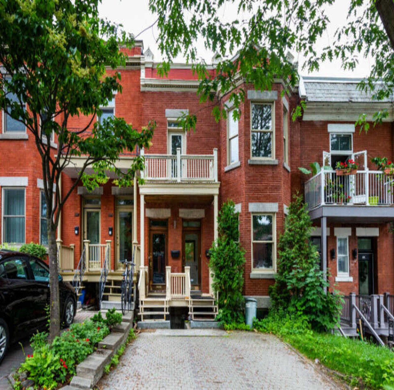 Montreal-Apartments-For-Rent-With-Beautiful-Balconies-02